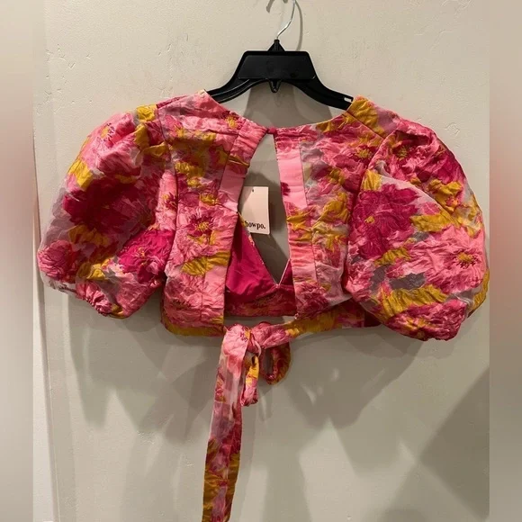 NWT BRAILEY TOP - PUFF SLEEVE CROP TOP IN PINK JACQUARD SZ 8 US 🩷✨✨🔥🔥 - Picture 7 of 8